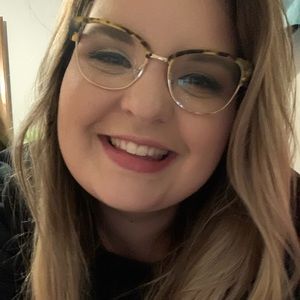 Meet your Posher, Carina